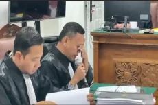 Sidang PK Nikita Mirzani,...