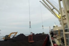 Petugas Bea Cukai Pekanbaru...