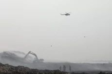 Kebakaran TPA Jatiwaringin...