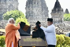 Candi Prambanan Jadi...