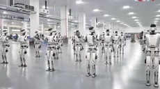 Robot Humanoid Cetak...