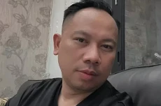 Istri Sirinya Mau Lahiran,...