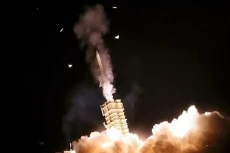 Iran Hancurkan Markas...