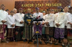 Raja Adat dan Sultan...