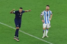 Messi Turun Takhta,...