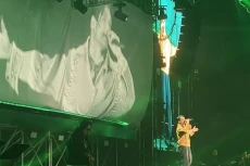 Afgan Buka Konser Retrospektif...
