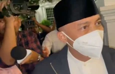 Menhut Raja Juli Irit...