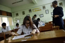 Kemendikdasmen Gandeng...