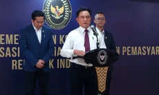 Yusril Berkunjung ke...