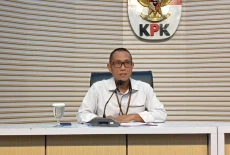KPK Tahan 3 Tersangka...