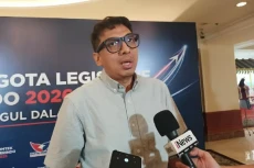 Zainal Arifin Usul Ambang...