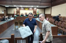 Mantan Dirut PGN Dituntut...