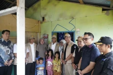 Kementerian Hukum Serahkan...