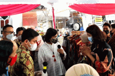 Menteri Keuangan Sri...