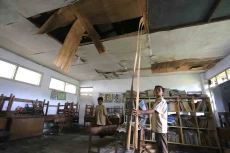 Tiga Ruang Kelas dan...