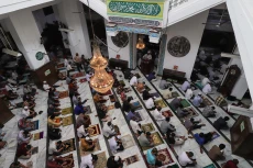 Masjid Cut Meutia Tetap...