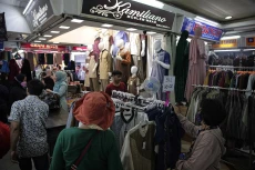 Penjualan Busana Muslim...