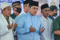 Erick Thohir Hadiri...