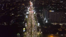 Kendaraan Pemudik Padati...
