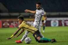 Dikalahkan Bali United,...
