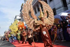 Pawai Budaya Meriahkan...