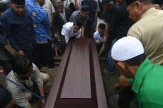 Pemakaman Supir Pribadi...