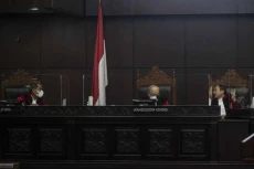 Tok! MK Tolak Legalisasi...