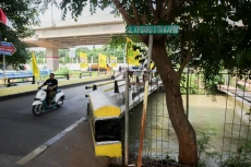 Rawan Kecelakaan, Jembatan...