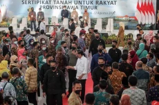 Presiden Serahkan 3.000...