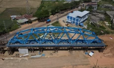 Pergeseran Jembatan...