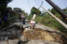 Bencana Tanah Bergerak...