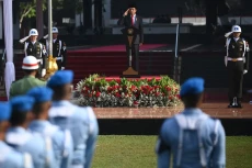 Jokowi Pimpin Upacara...