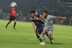Derby Jatim Arema Vs...