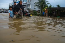Terdampak Hujan Deras,...