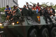 Warga Palembang Serbu...