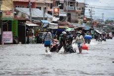 Banjir Setinggi 90 Cm...