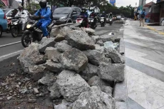 Puing Pembangunan Trotoar...