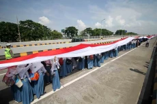 Pembentangan Bendera...