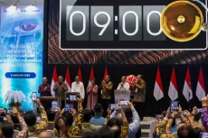 Jokowi Resmi Buka Perdagangan...