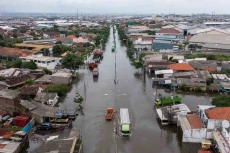 Banjir Masih Merendam...