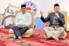 Dari Masjid Membina...