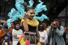 Lomba Tata Busana Daur...