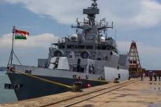 Kapal Perang India Tiba...