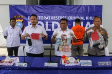Polda Riau OTT Kadinkes...