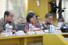 Rapat kerja Menkue dengan...
