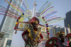 Pawai Merayakan HUT...