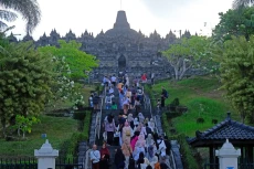 Kunjungan Wisatawan...