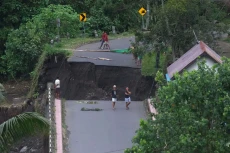 Jembatan di Bali Putus...
