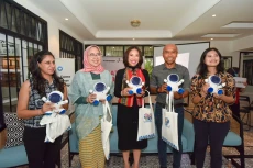 Lewat Unggahan Positif,...