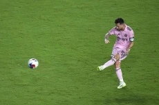 Tendangan Bebas Lionel...